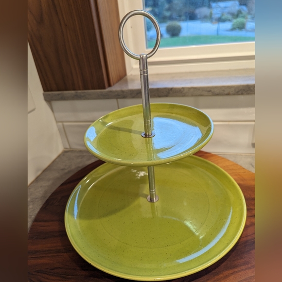 California poppy trail chartreuse two tier tidbit tray - Picture 10 of 13